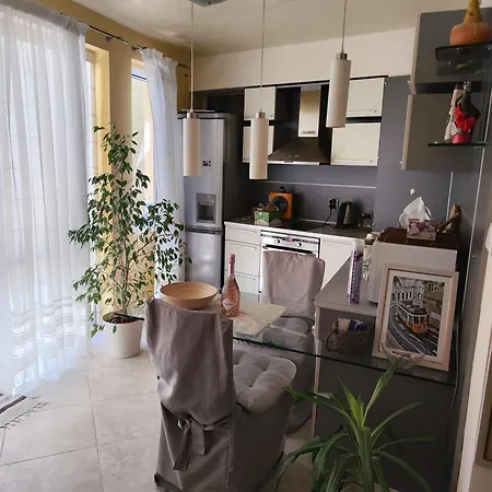 Art Kiril And Metodi Square * בורגאס