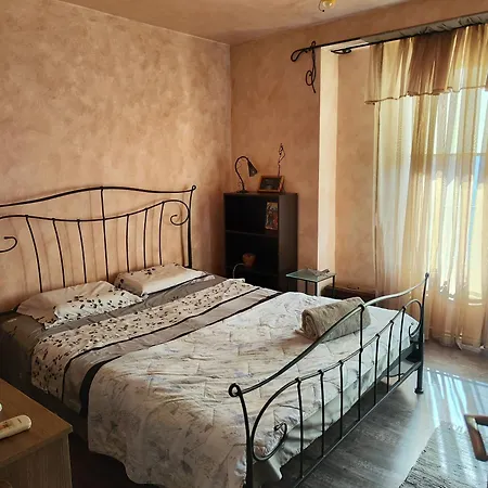 Art Kiril And Metodi Square Apartment *