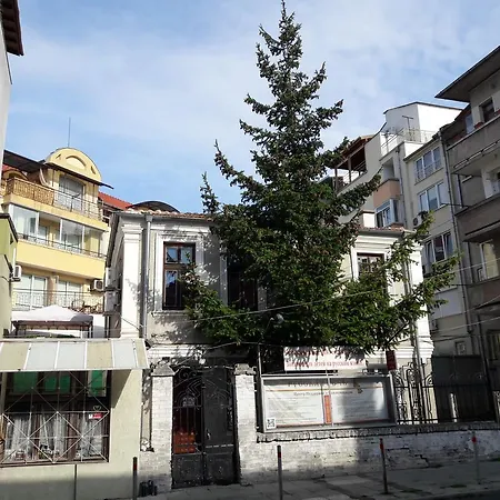 Daire Art Kiril And Metodi Square *